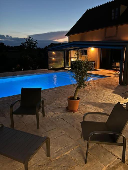 Gite La Bergerie, Piscine Chauffee, Couzon Exterior foto